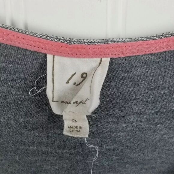 One September Anthropologie Womens Size Small Gray & White Striped Hi Low Top - Picture 6 of 6